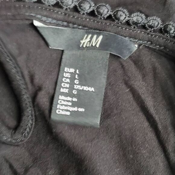 H&M Black Sleeveless Blouse Top Women's Size L Lace Crochet Yoke Keyhole Back Bo - Picture 4 of 6